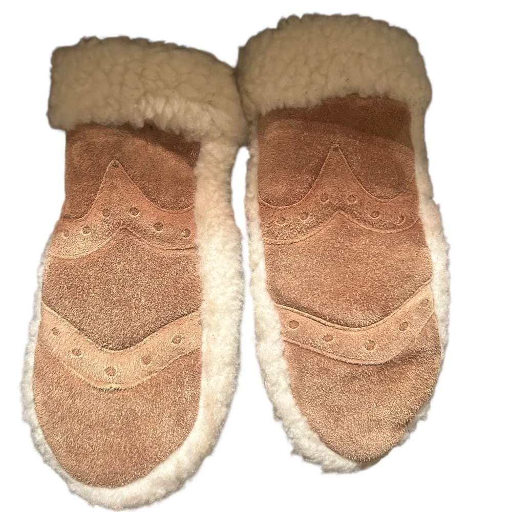 Genuine Leather Tan Shearling Mittens Fits Women’s size 6-7 Cold weather mittens